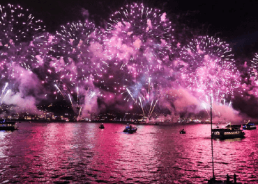 New Year Cruise on Bosphorus, All Inclusive: Turkish Night, Dinner & DJ Party in Istanbul