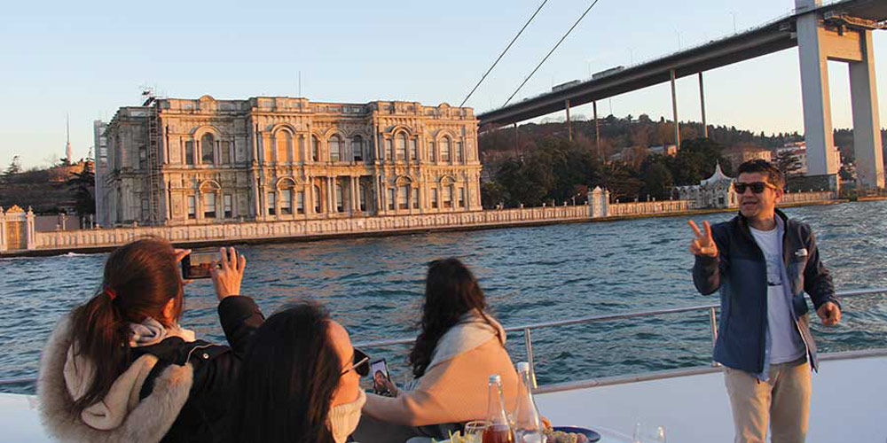 private bosphorus cruise tour with lunch and tour guide on yacht