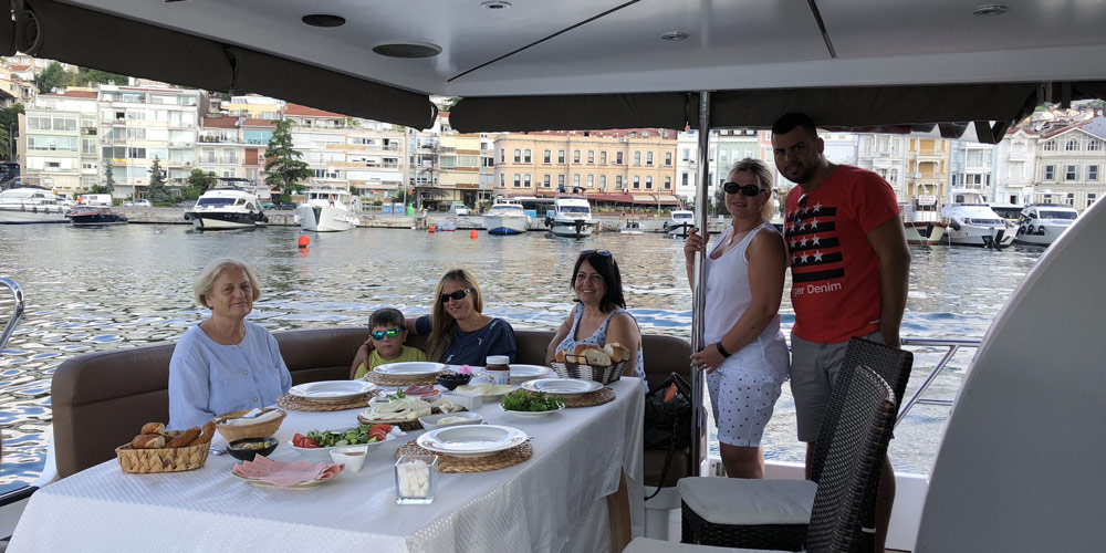 private bosphorus cruise tour with lunch and tour guide on yacht