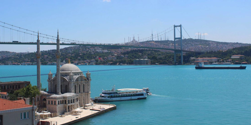private bosphorus cruise tour with lunch and tour guide on yacht