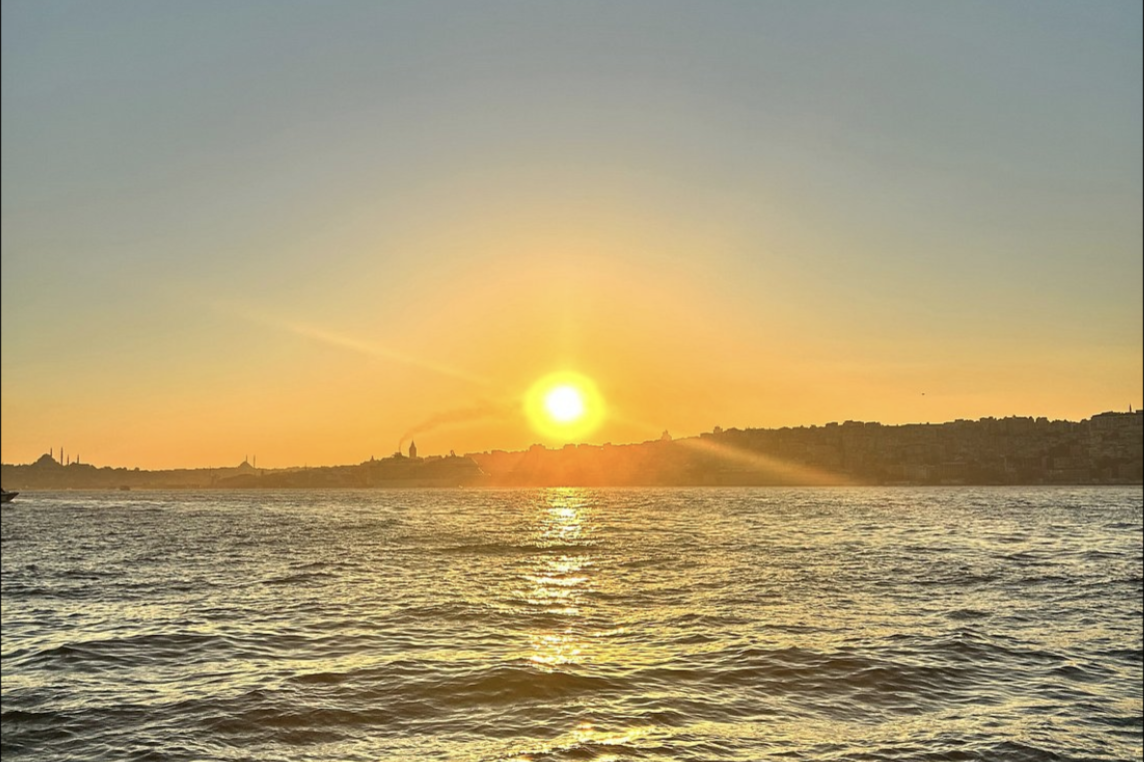 Private Bosphorus Sunset Cruise with Dinner